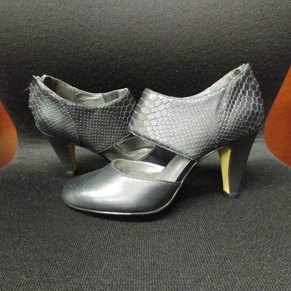 Heels - Picture 4 of 5